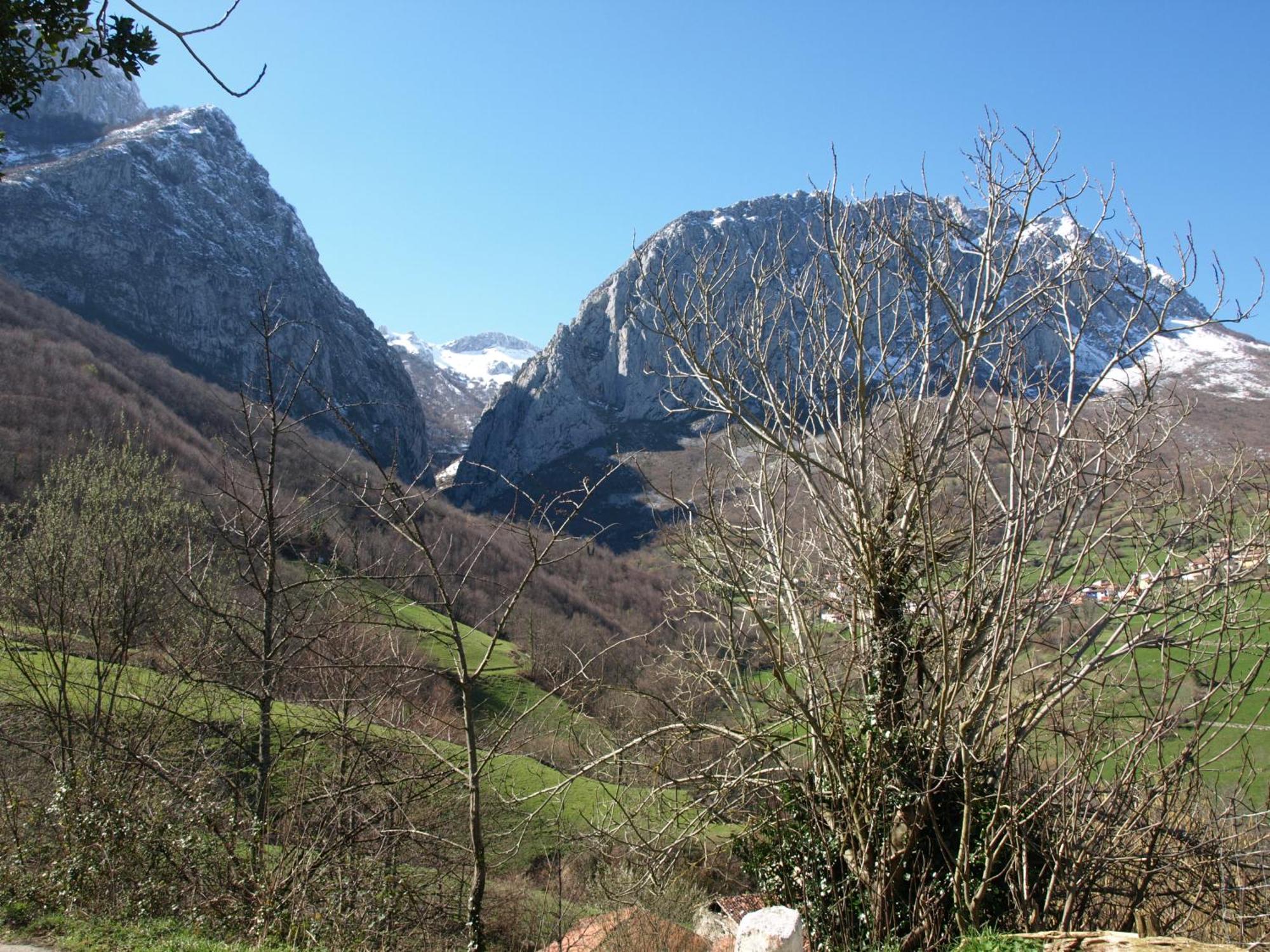 Vila La Currada Taranes Pokoj fotografie